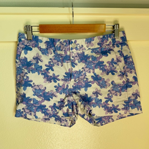 Banana Republic 4 Blue Floral Hampton Chino Shorts - Picture 3 of 13